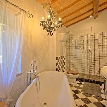 Sleeps 10 Pool Air Con Wifi